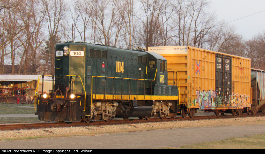 Ohio South Central Railroad (OSCR) 104